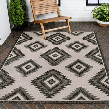Lior Geometric Moroccan Diamond Area Rug